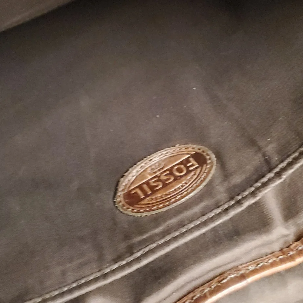 Fossil vintage leather messenger bag unisex
